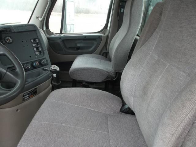 Image #4 (2012 FREIGHTLINER CASCADIA T/A 5TH WHEEL TRUCK)